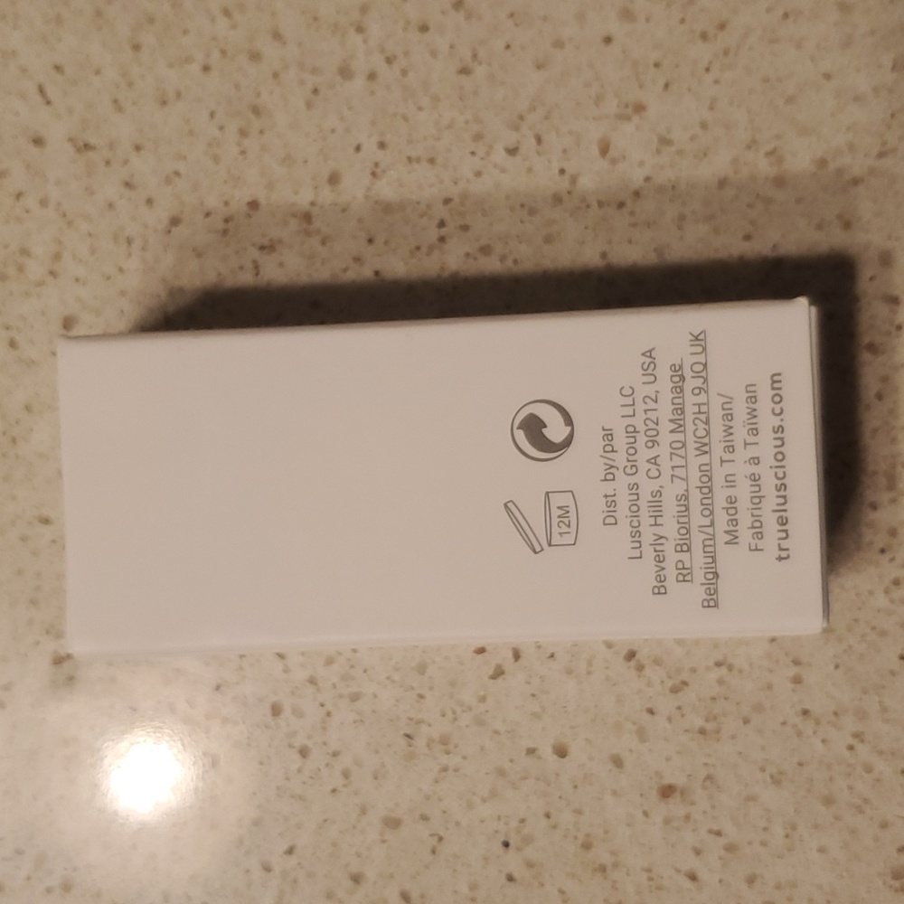 True & Luscious Vintage Rose Lip Stick .12oz - Picture 3 of 9